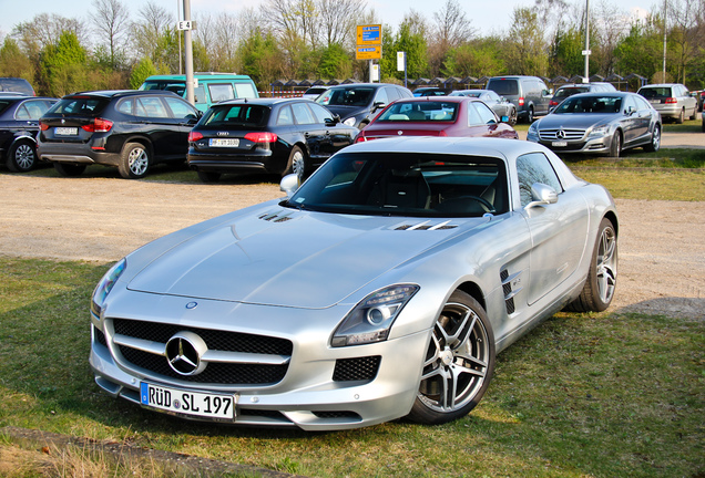 Mercedes-Benz SLS AMG