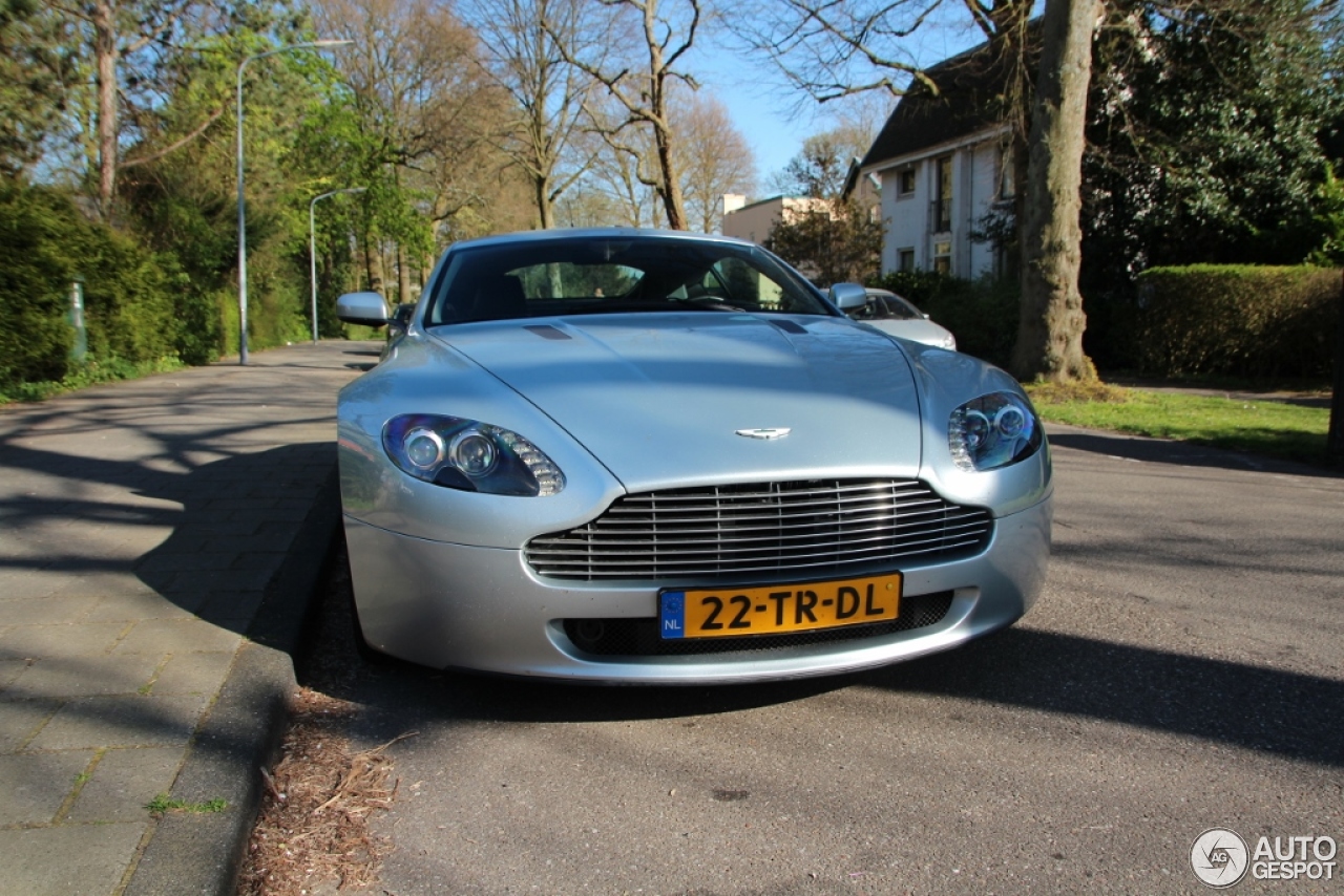 Aston Martin V8 Vantage