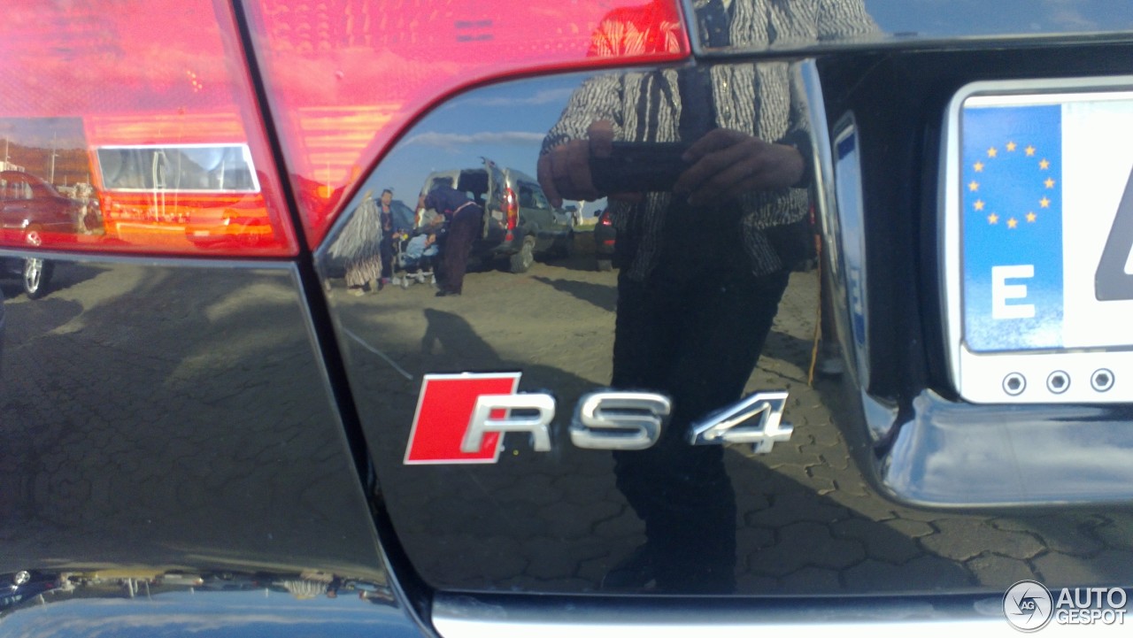 Audi RS4 Sedan