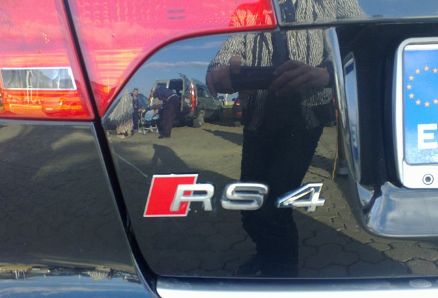 Audi RS4 Sedan