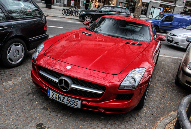 Mercedes-Benz SLS AMG