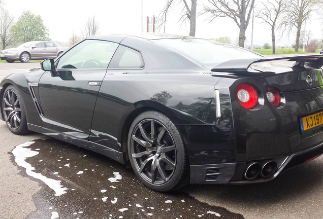 Nissan GT-R 2011