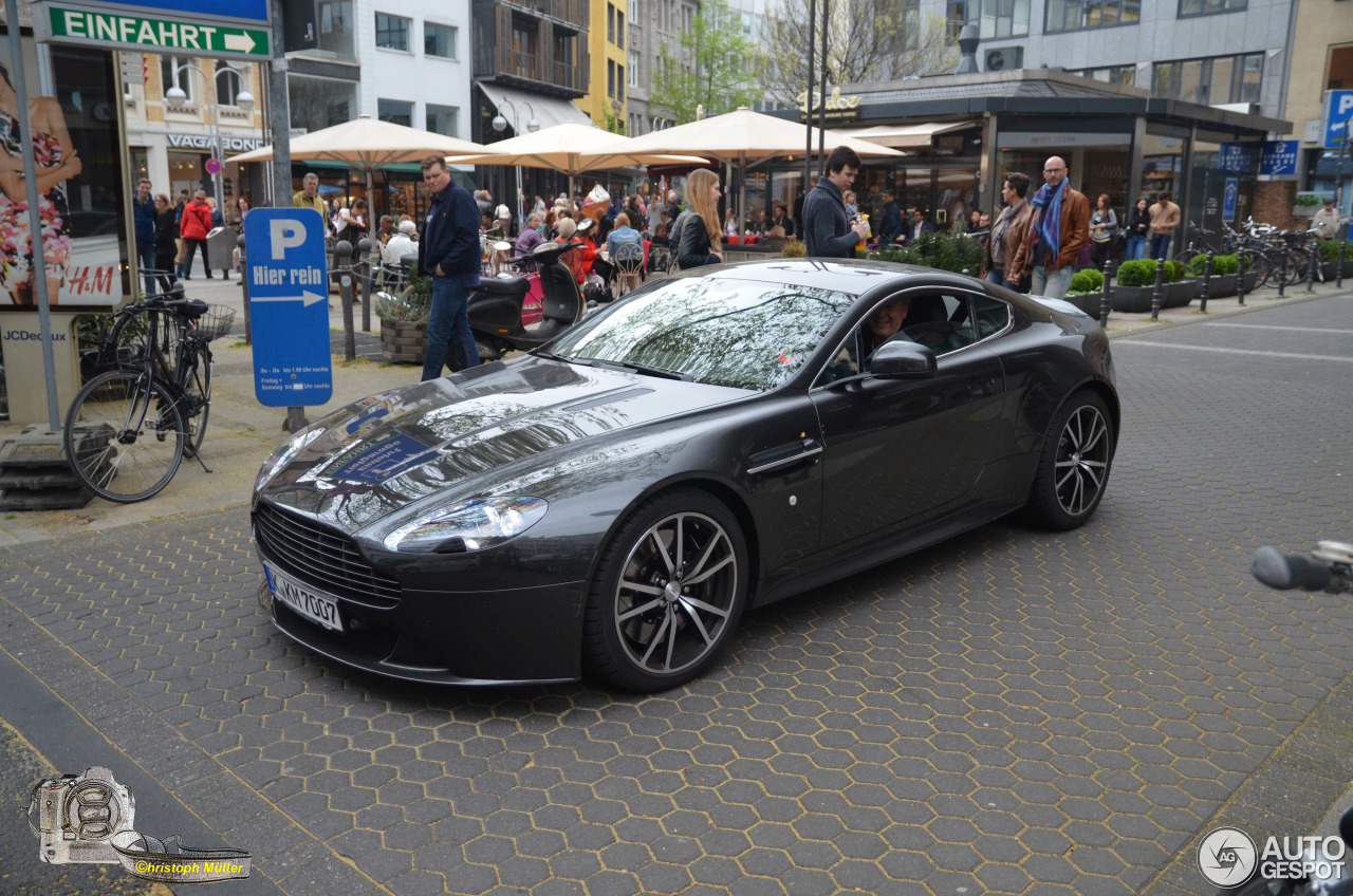 Aston Martin V8 Vantage S