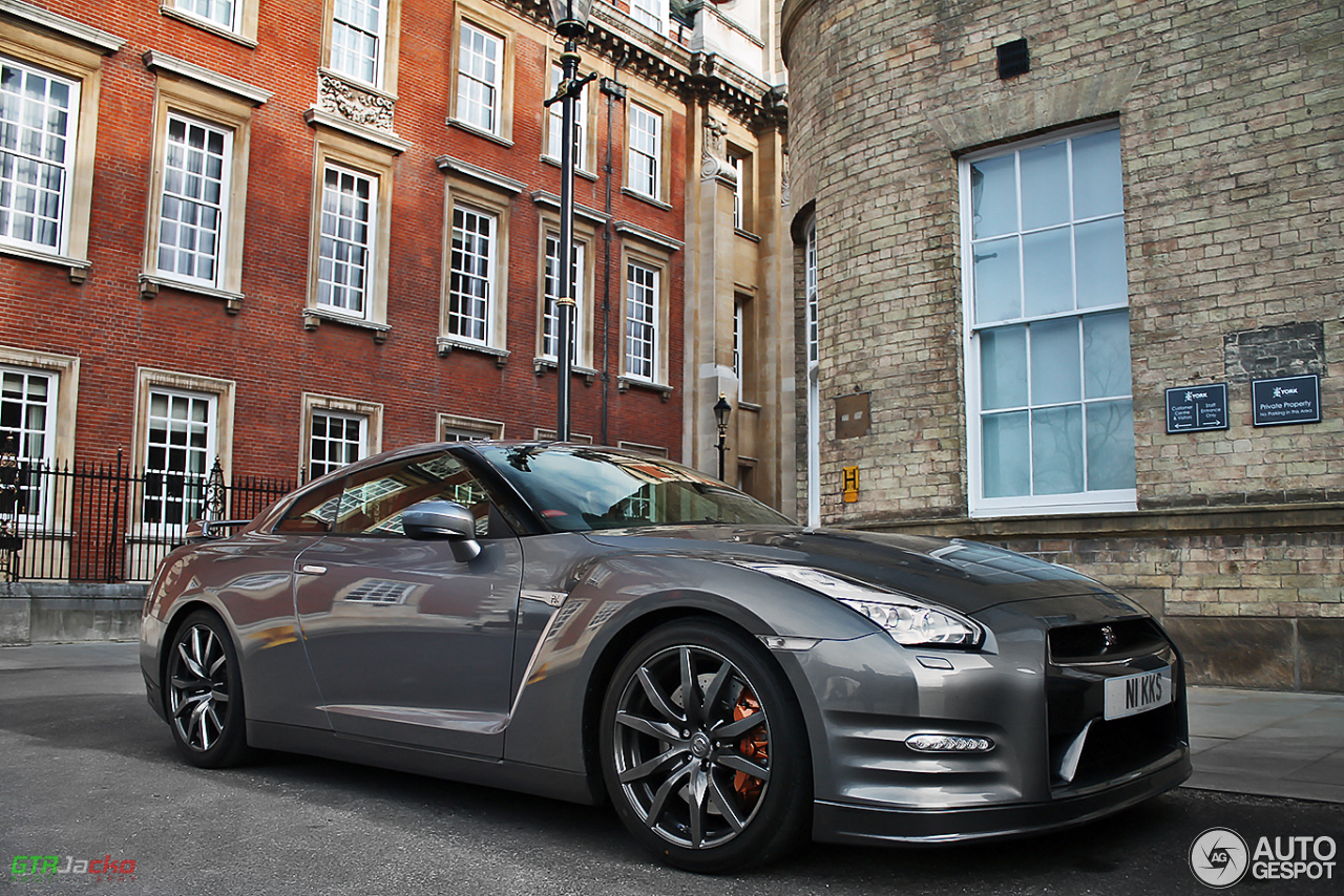 Nissan GT-R 2012