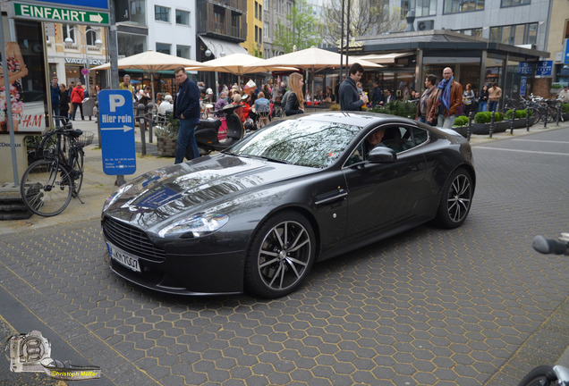 Aston Martin V8 Vantage S