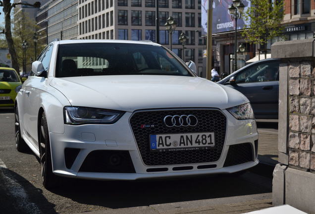 Audi RS4 Avant B8