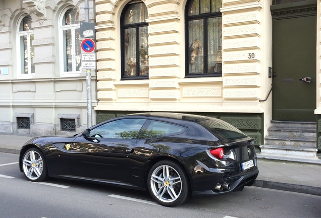 Ferrari FF