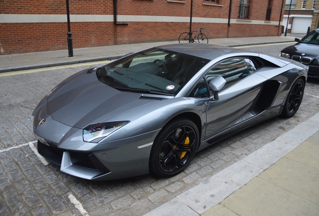 Lamborghini Aventador LP700-4