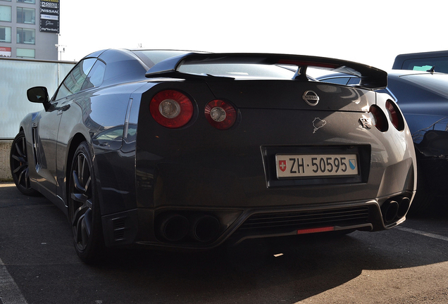 Nissan GT-R 2011