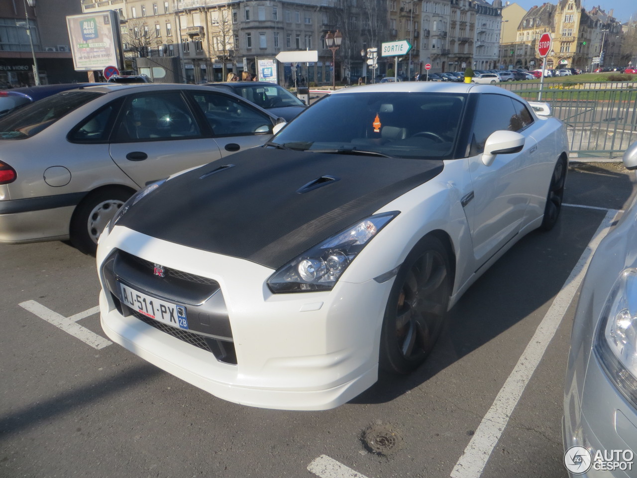 Nissan GT-R