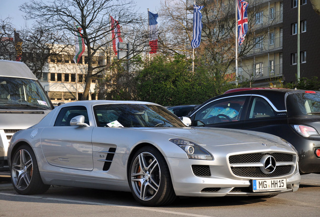 Mercedes-Benz SLS AMG