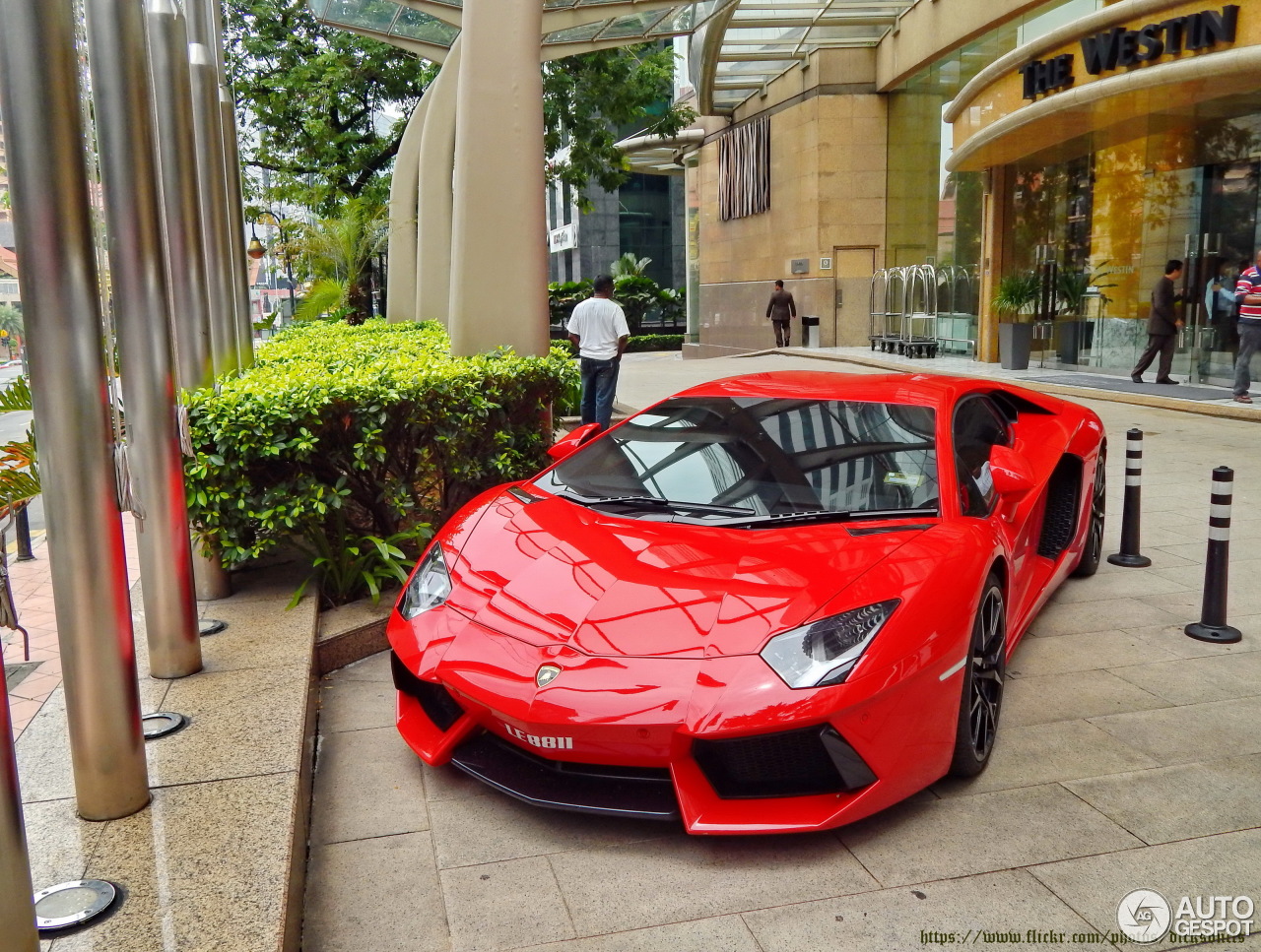 Lamborghini Aventador LP700-4