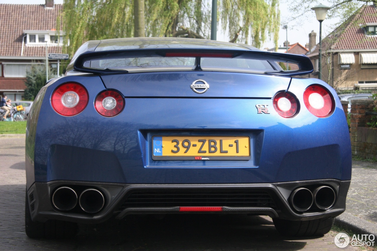 Nissan GT-R 2011