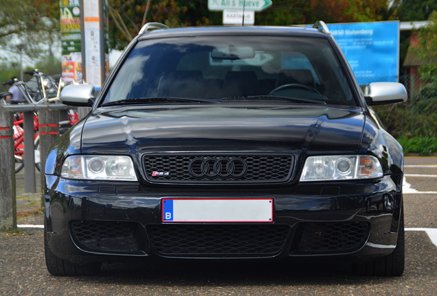 Audi RS4 Avant B5