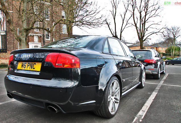 Audi RS4 Sedan