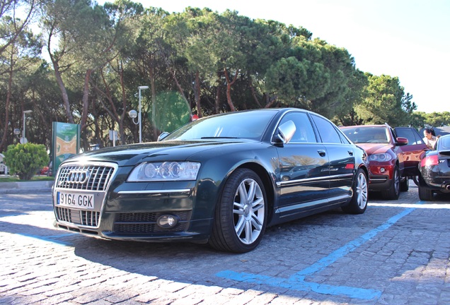 Audi S8 D3