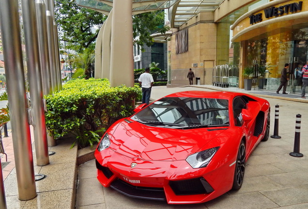 Lamborghini Aventador LP700-4