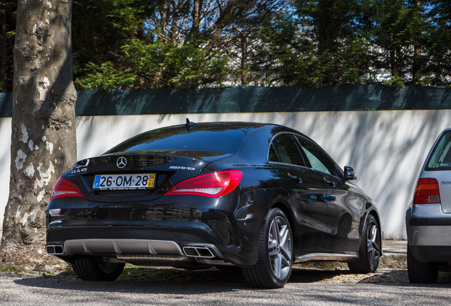 Mercedes-Benz CLA 45 AMG C117