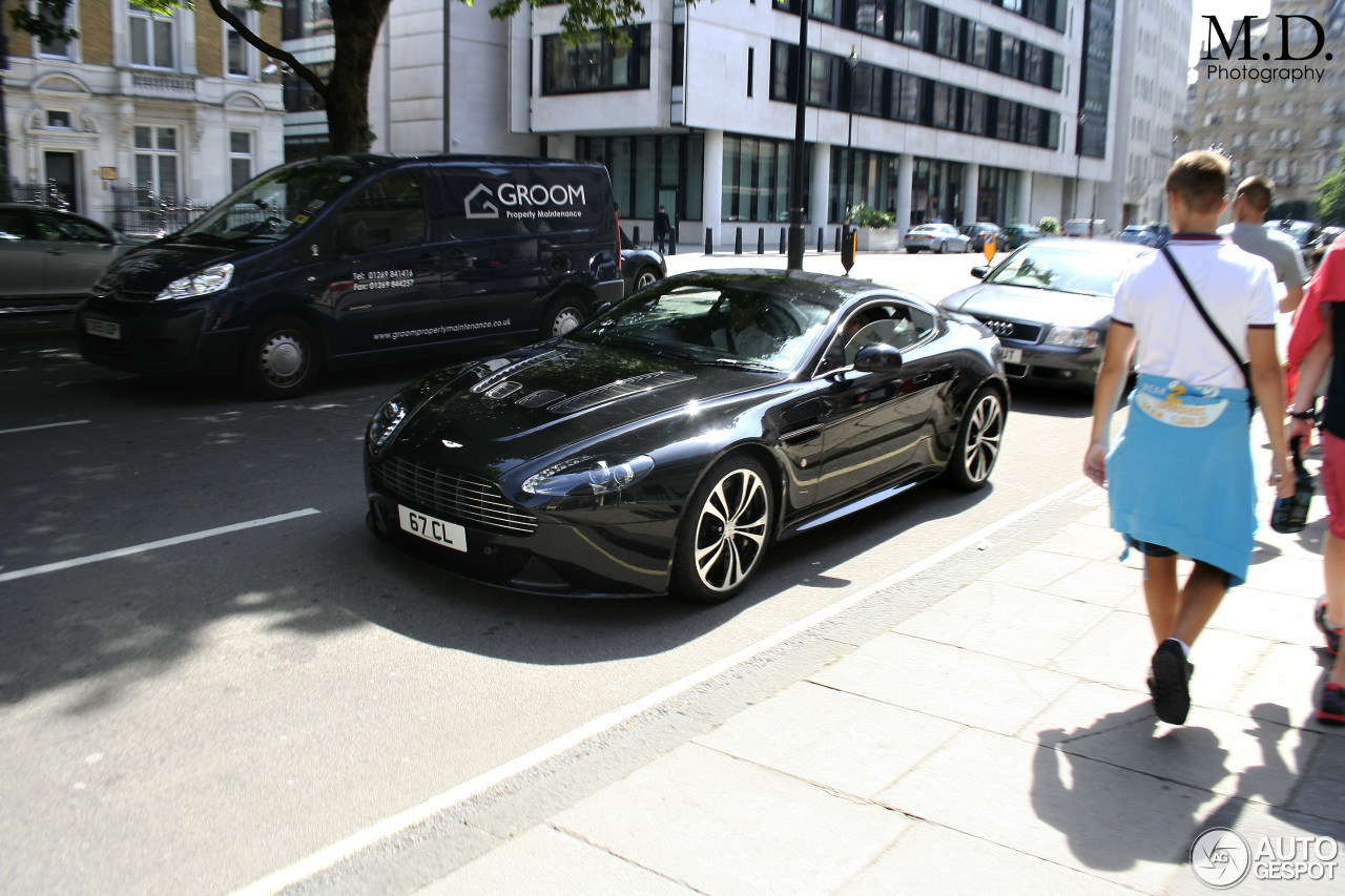 Aston Martin V12 Vantage