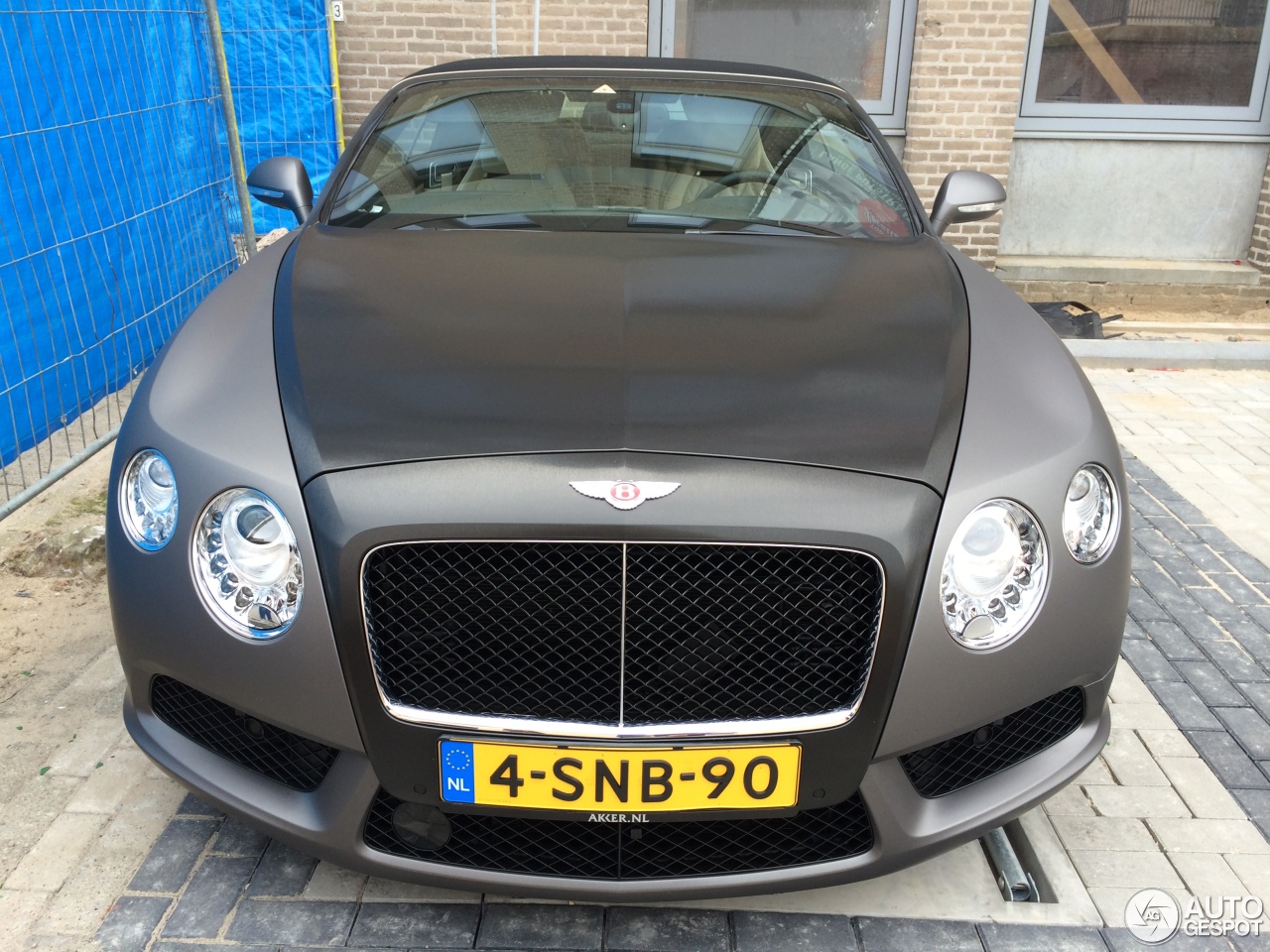 Bentley Continental GTC V8