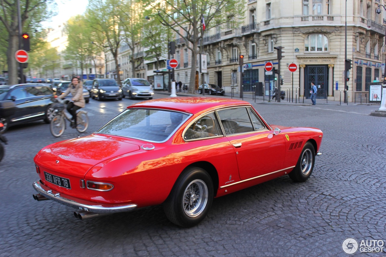 Ferrari 330 GT 2+2 Series I