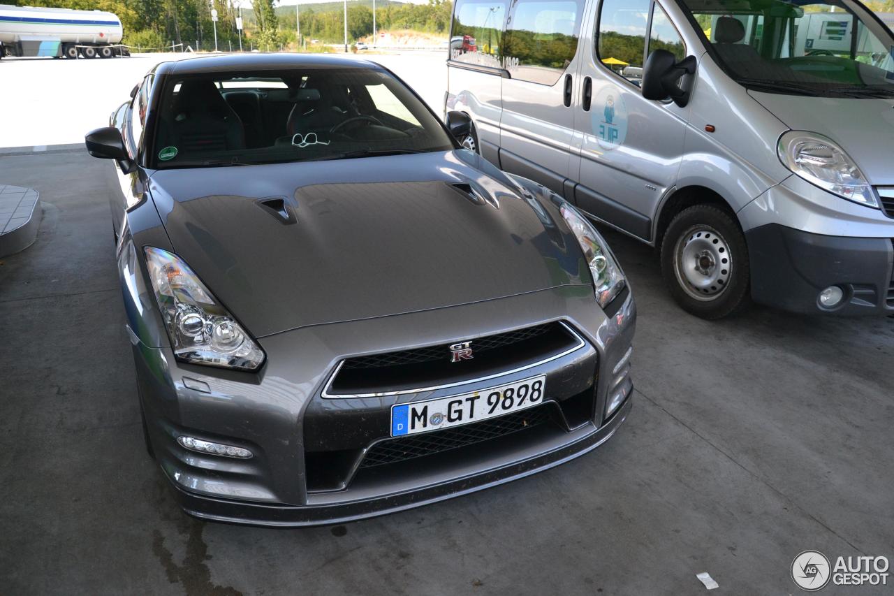 Nissan GT-R 2011