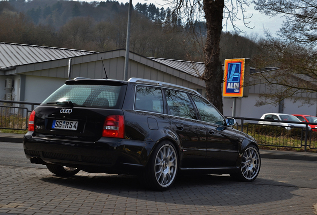 Audi RS4 Avant B5