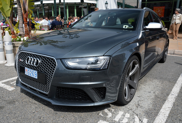 Audi RS4 Avant B8