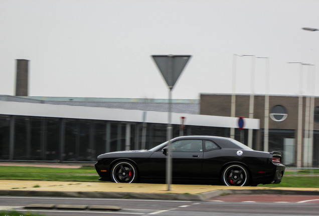 Dodge Challenger SRT-8