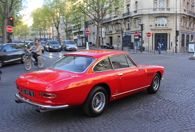 Ferrari 330 GT 2+2 Series I