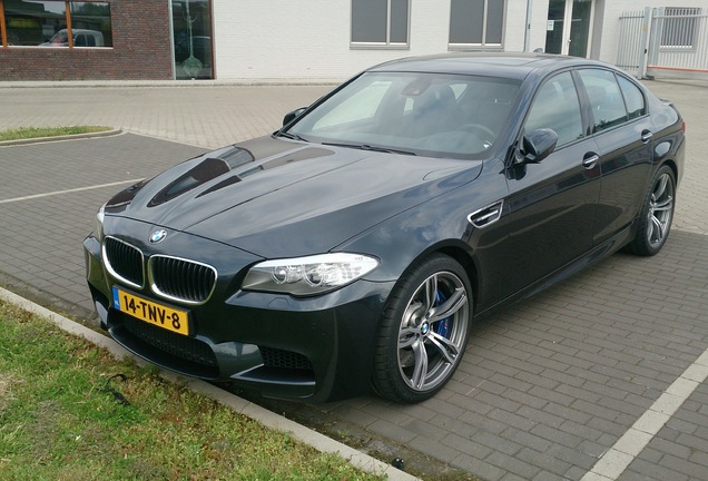 BMW M5 F10 2011