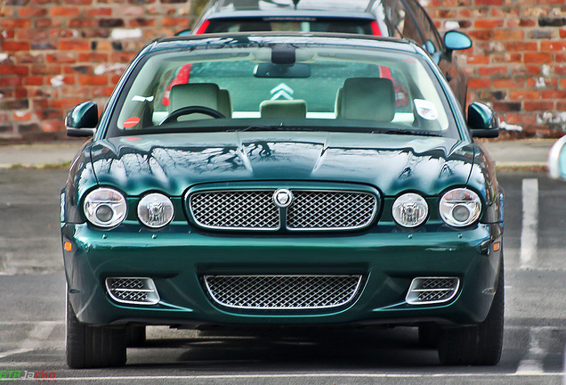 Jaguar XJR