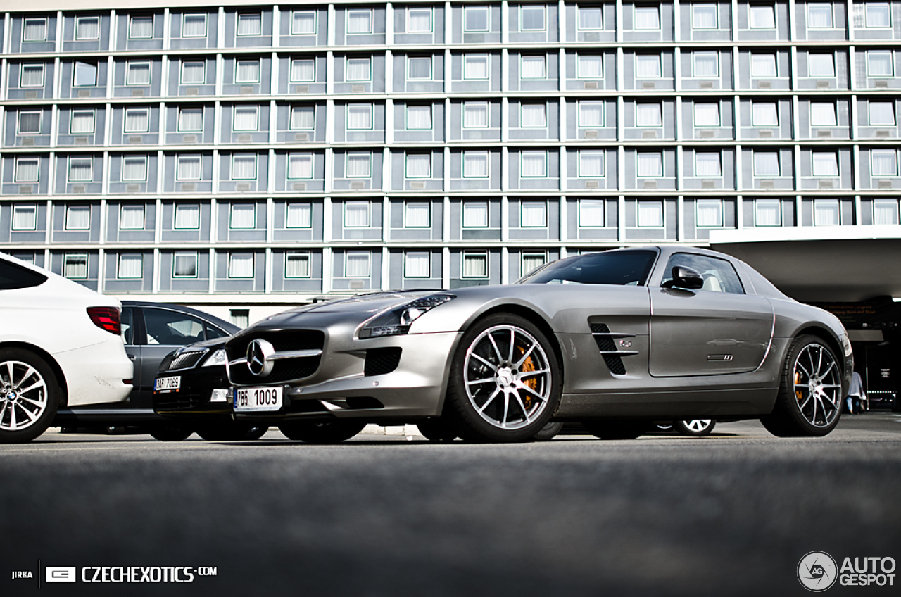 Mercedes-Benz SLS AMG