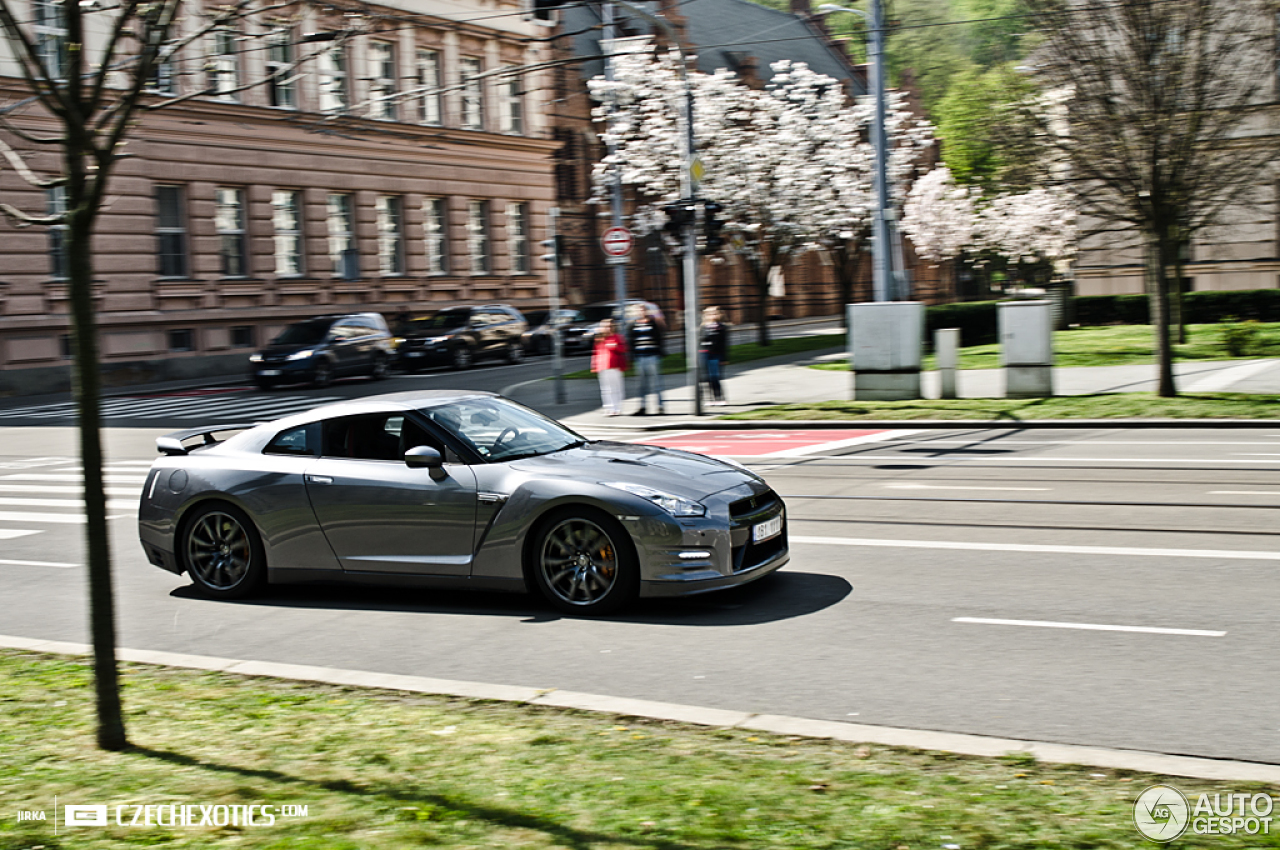 Nissan GT-R