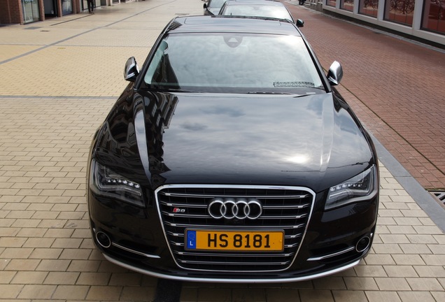 Audi S8 D4