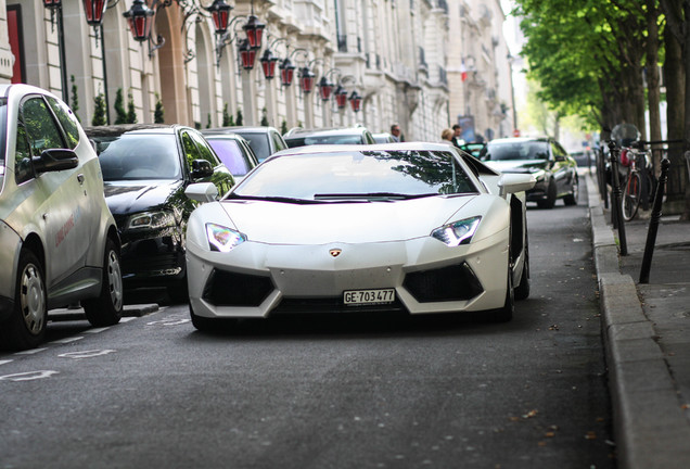 Lamborghini Aventador LP700-4