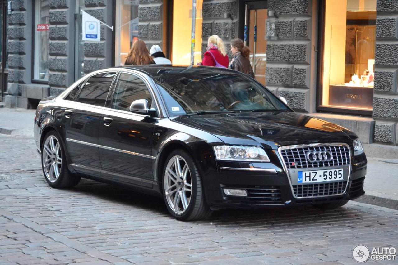 Audi S8 D3