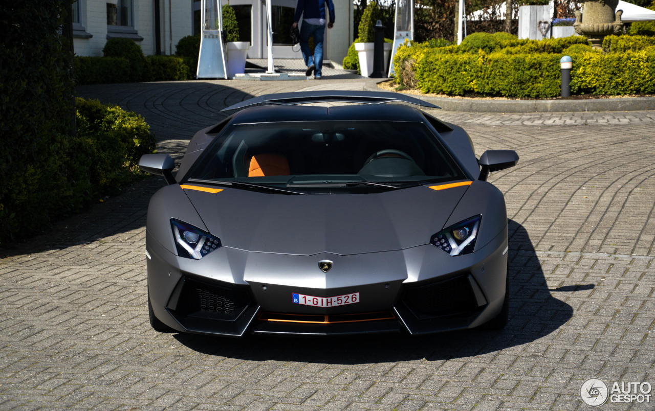 Lamborghini Aventador LP700-4 Roadster