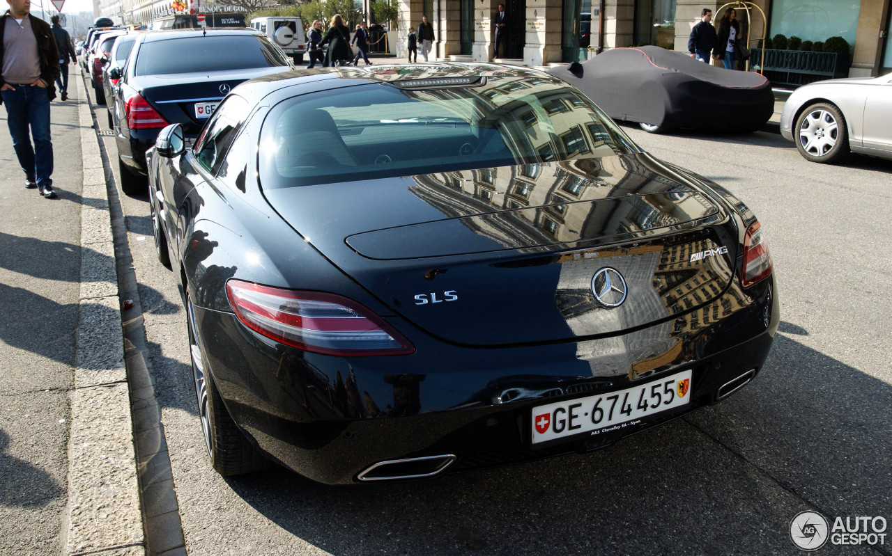 Mercedes-Benz SLS AMG