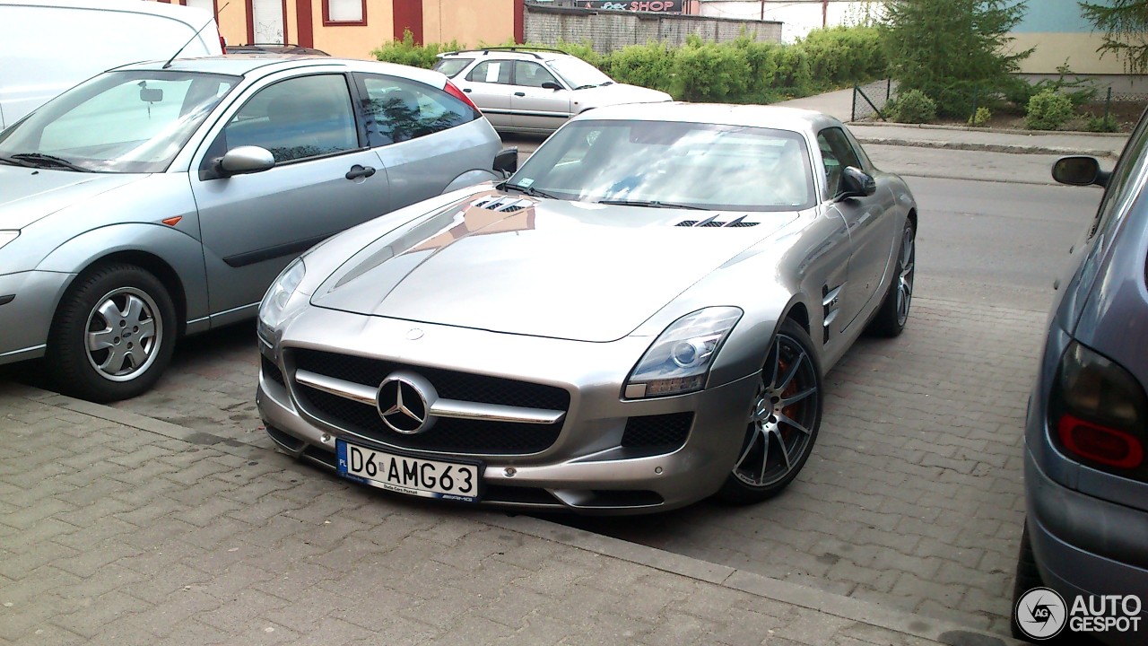 Mercedes-Benz SLS AMG