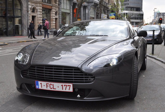 Aston Martin V8 Vantage 2012