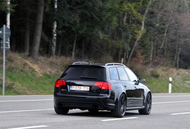 Audi RS4 Avant B7