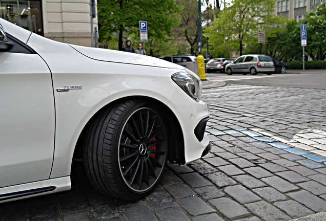 Mercedes-Benz CLA 45 AMG C117