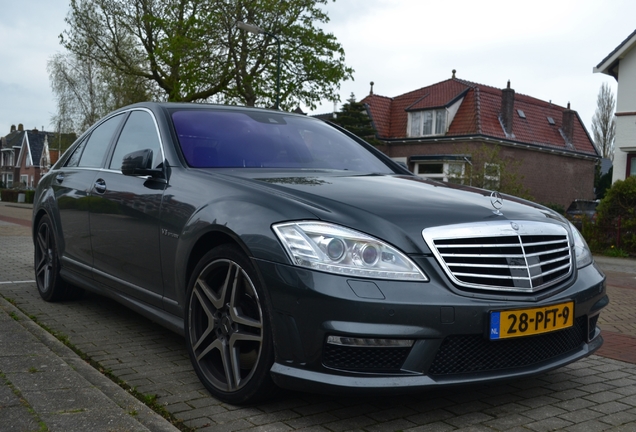 Mercedes-Benz S 63 AMG W221 2011