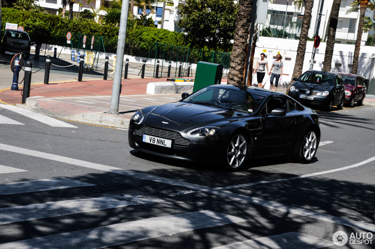 Aston Martin V8 Vantage