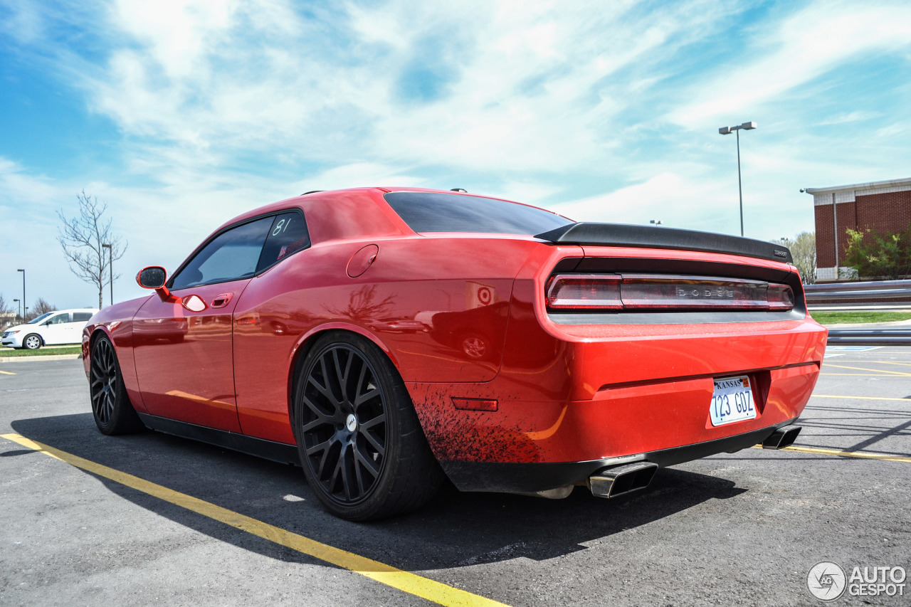 Dodge Challenger SRT-8