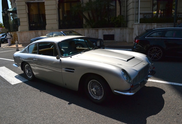 Aston Martin DB6 MKI