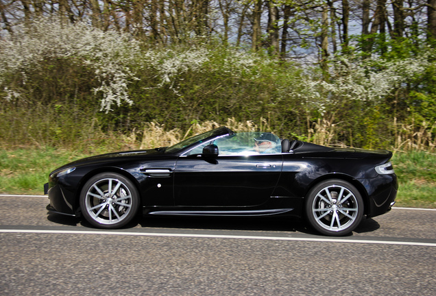 Aston Martin V8 Vantage Roadster 2012