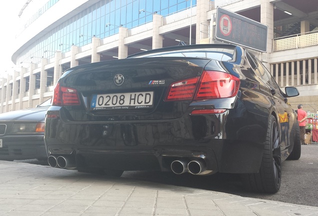 BMW M5 F10 2011