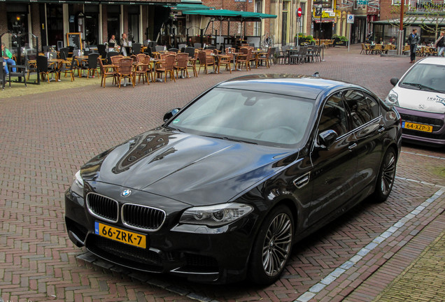 BMW M5 F10 2011